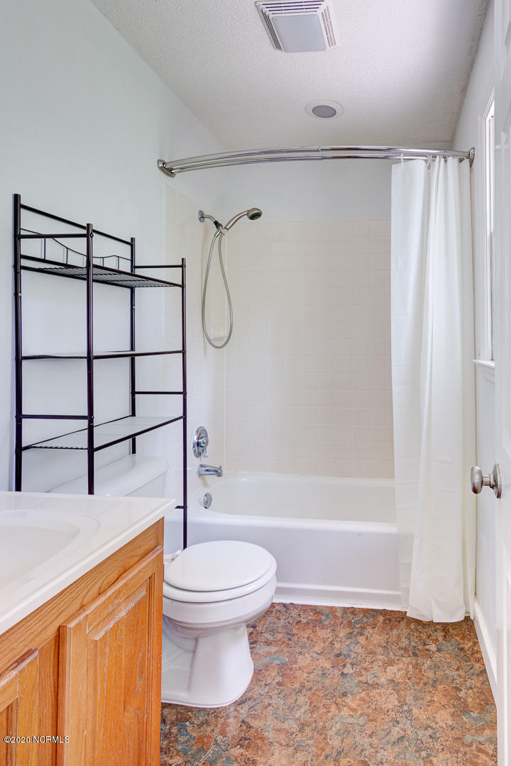 310 Mt Pleasant Road New Bern, NC 28560 - Photo 61 of 68 Guest Cottage bath in bedroom #1