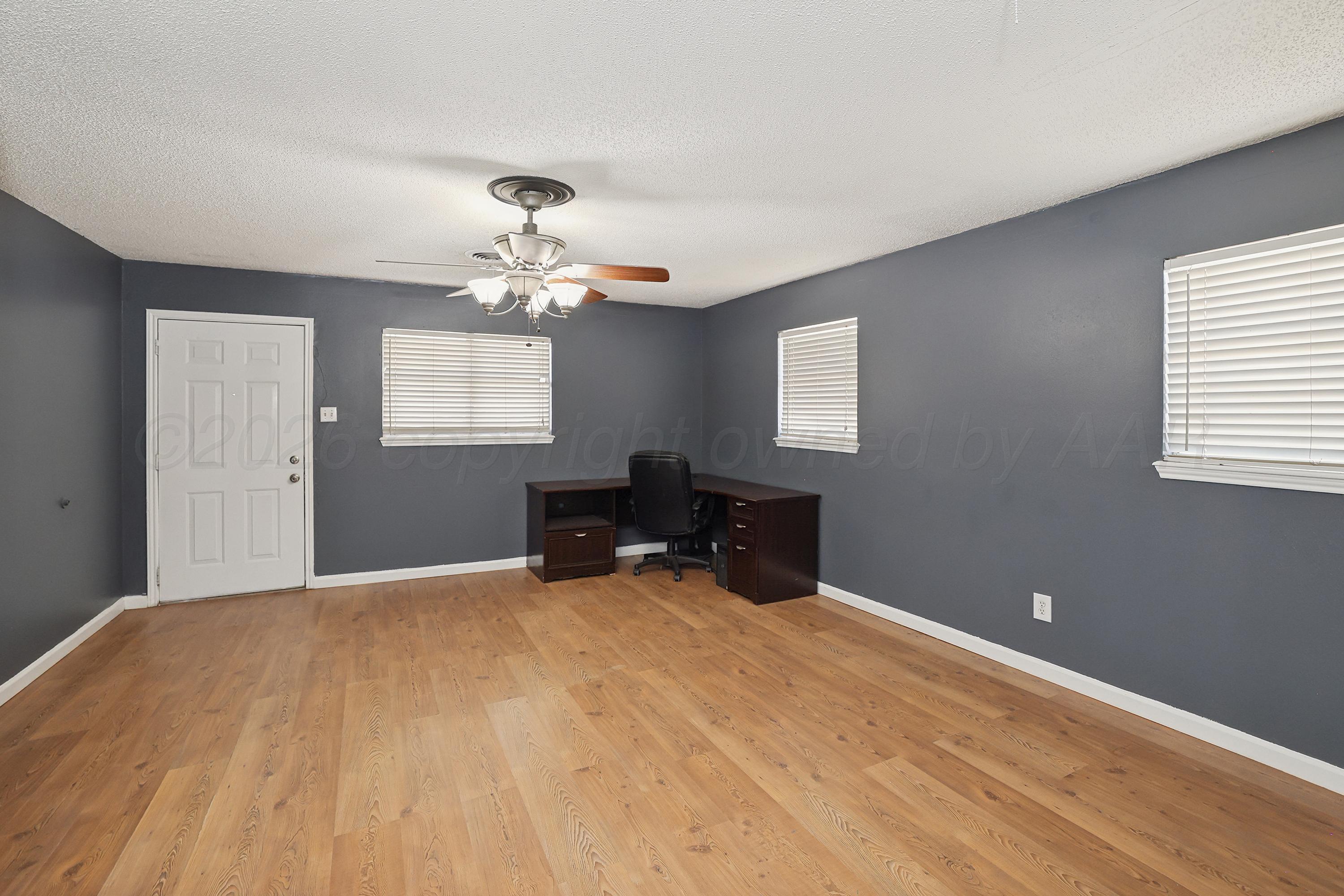 14200 Savannah Road Amarillo, TX 79118 - Photo 19 of 34 a view of a livingroom with a window
