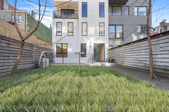 $6,300 | 79 Clay Street, Unit 1R | Greenpoint