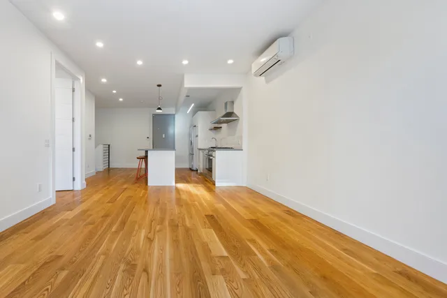 $6,300 | 79 Clay Street, Unit 1R | Greenpoint