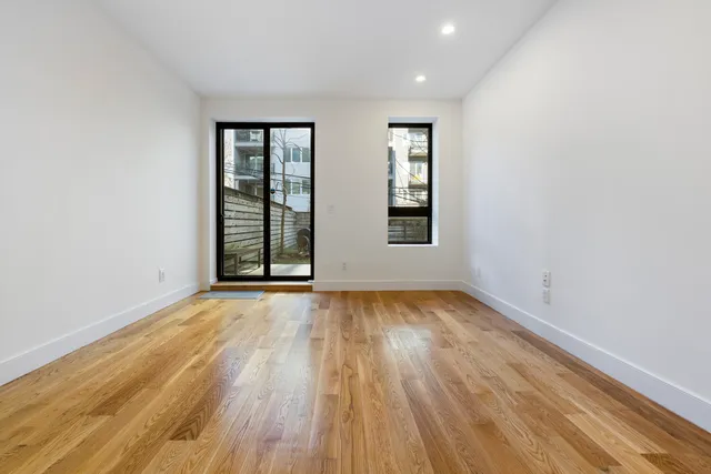 $6,300 | 79 Clay Street, Unit 1R | Greenpoint