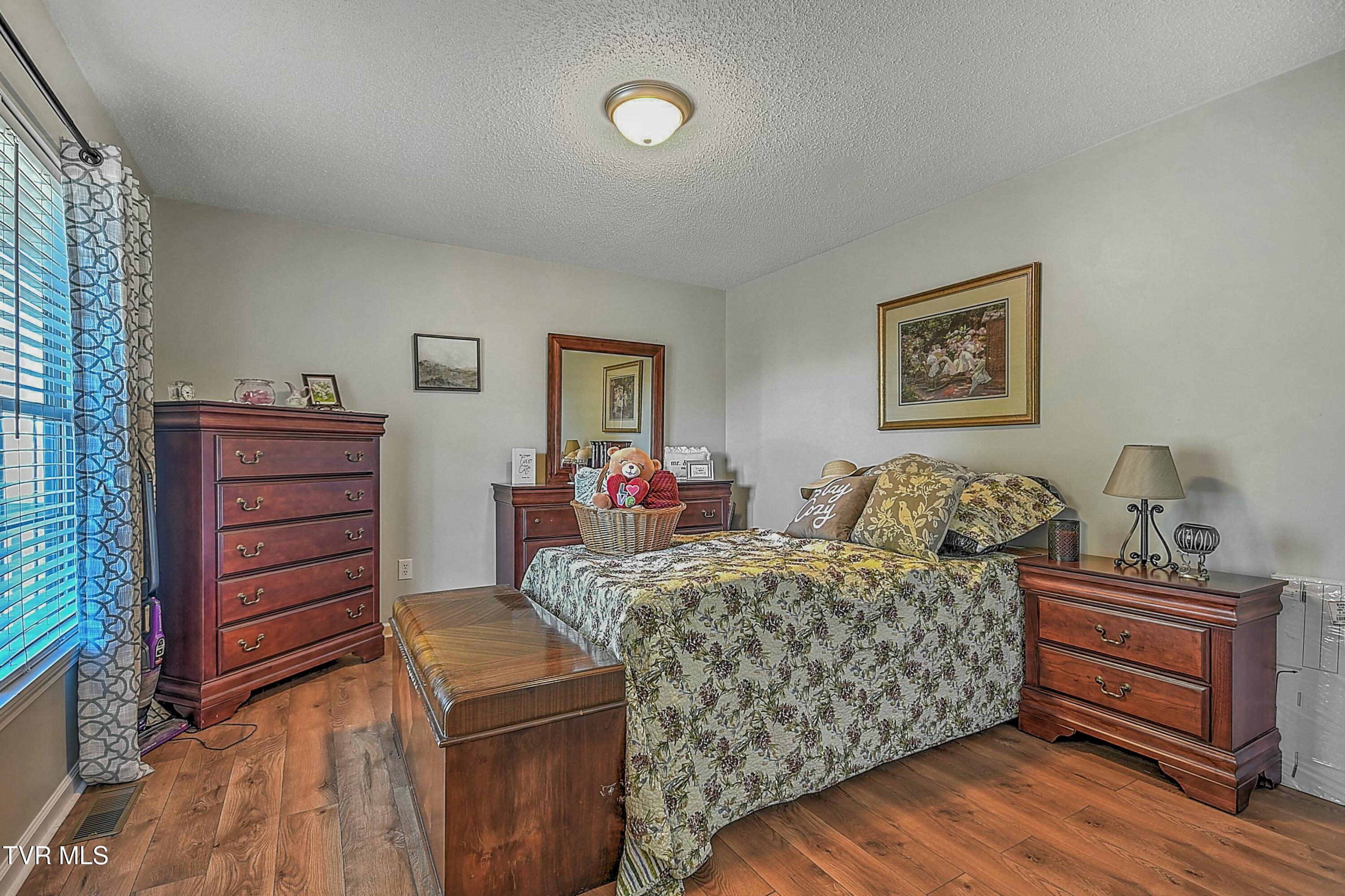 214 Roo Place Bristol, VA 24201 - Photo 21 of 34 tempImageuXhWXu