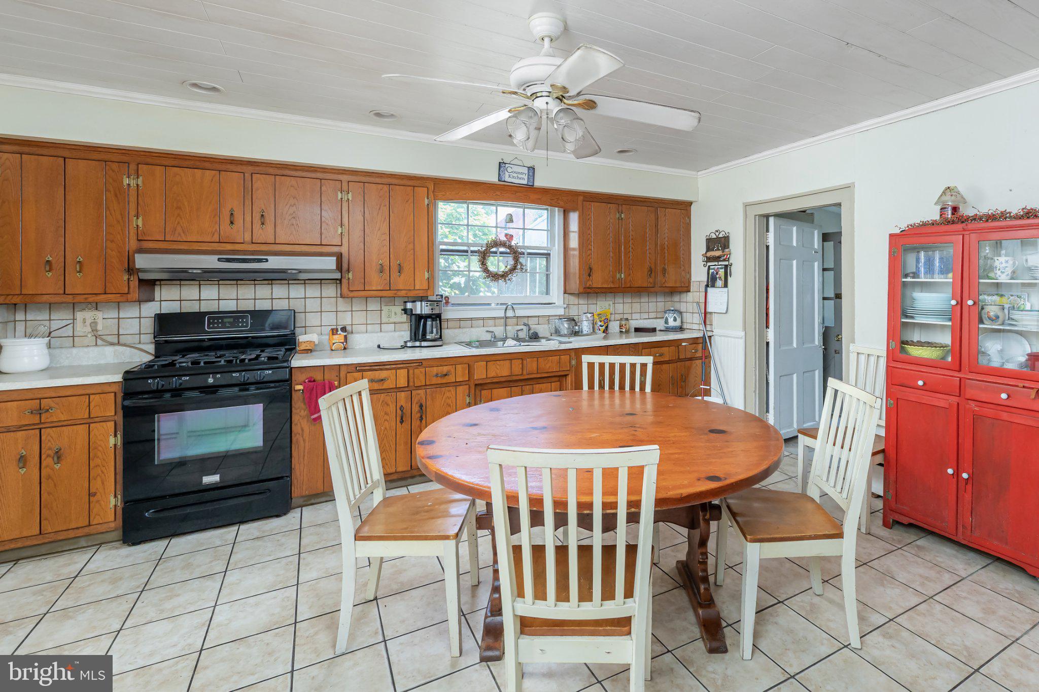 433 Lincoln Road Pilesgrove, NJ 08098 - Photo 6 of 41 Gallery Image 6