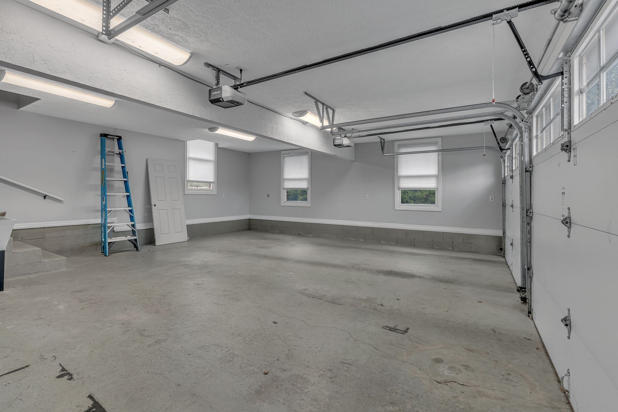 2103 Liebengood Road Goodlettsville, TN 37072 - Photo 77 of 97 en empty room with windows