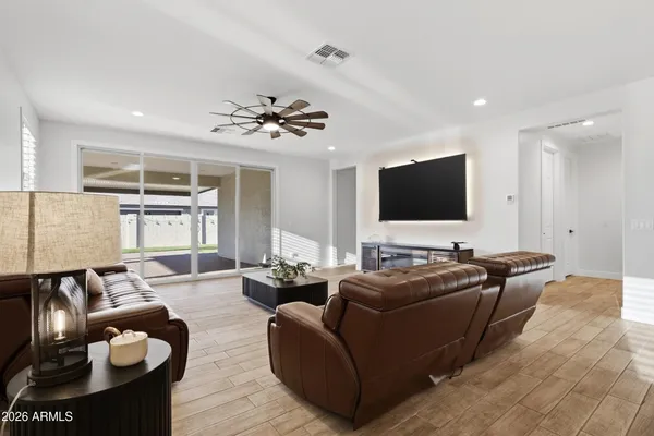 $610,000 | 7612 West Illini Street, Phoenix, AZ 85043