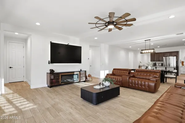 $610,000 | 7612 West Illini Street, Phoenix, AZ 85043