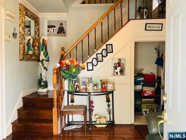 a view of entryway and hall