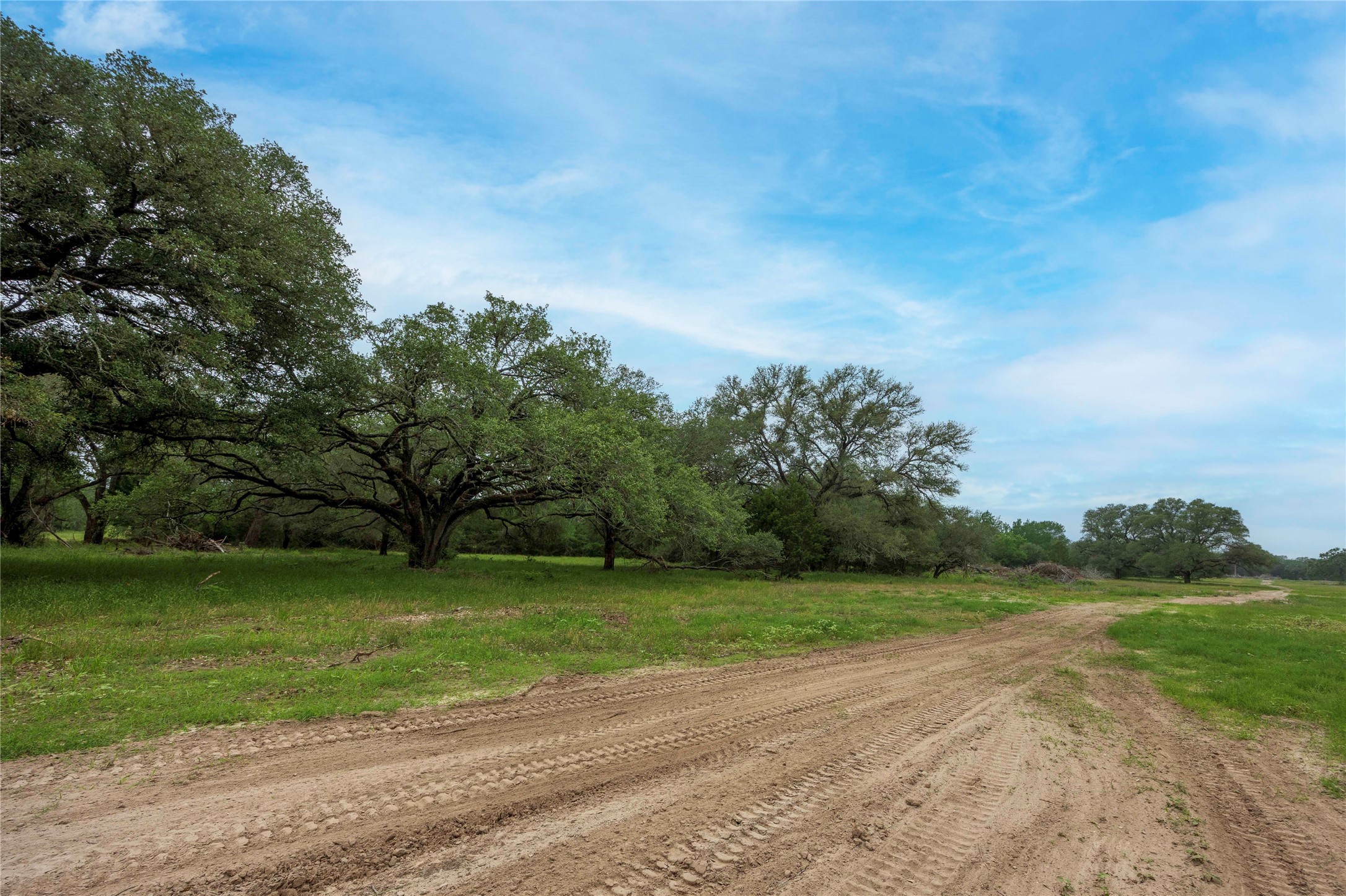 2570 Burke Road Flatonia, TX 78941 - Photo 2 of 14 a view of a golf course