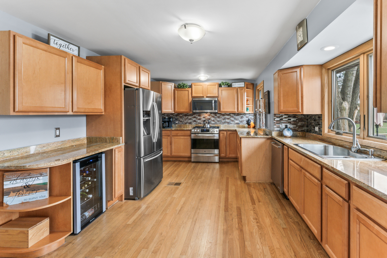 11241 72nd Street Burr Ridge, IL 60527 - Photo 8 of 42 Gallery Image 8