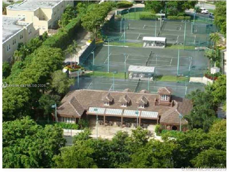 1000 Quayside Terrace, Unit 703 Miami, FL 33138 - Photo 31 of 31 an aerial view of a house with a yard