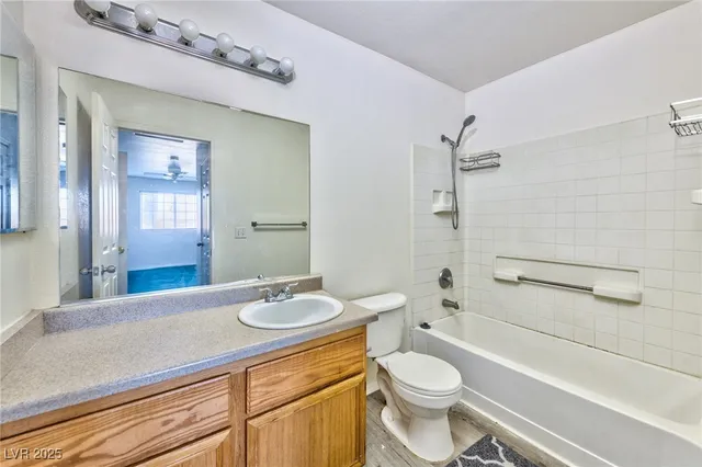 $1,050 | 4730 East Craig Road, Unit 2201, Las Vegas, NV 89115