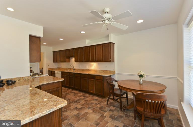 2118 Golf Course Drive Reston, VA 20191 - Photo 12 of 28 Kitchen