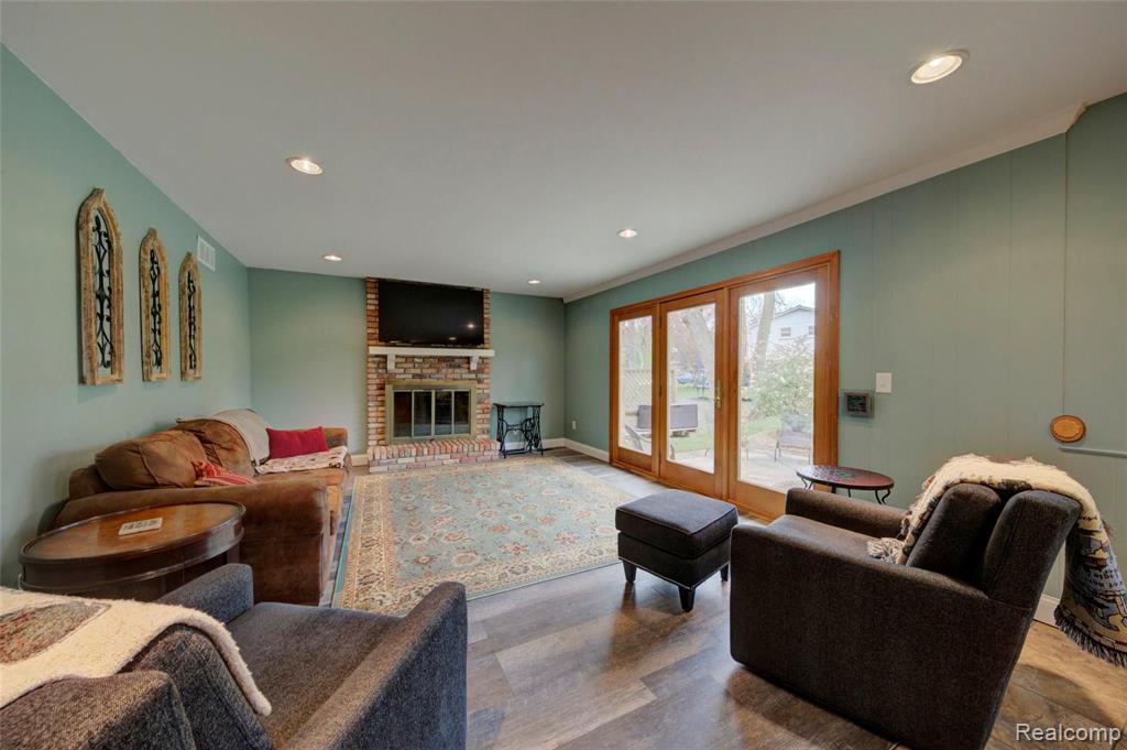 4386 Beach Road Troy, MI 48098 - Photo 21 of 56