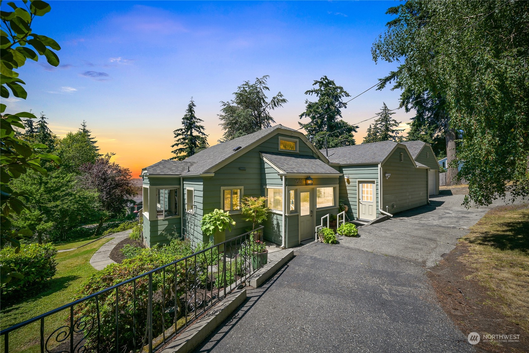 1901 Samish Way Bellingham, WA 98229 - Photo 2 of 40 Gallery Image 2