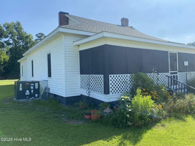 $248,000 | 231 Highway 33, Chocowinity, NC 27817