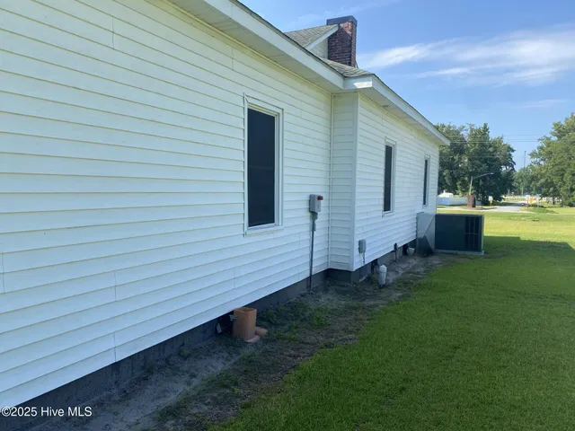 $248,000 | 231 Highway 33, Chocowinity, NC 27817