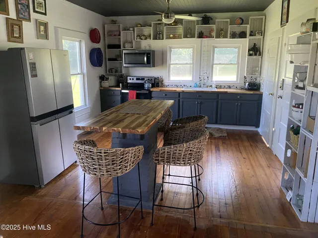 $248,000 | 231 Highway 33, Chocowinity, NC 27817