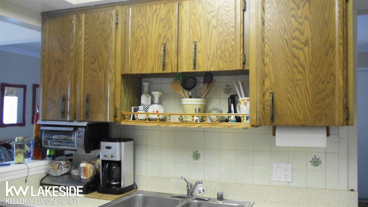 51170 South Foster Road New Baltimore, MI 48047 - Photo 13 of 35 Ceramic backsplash