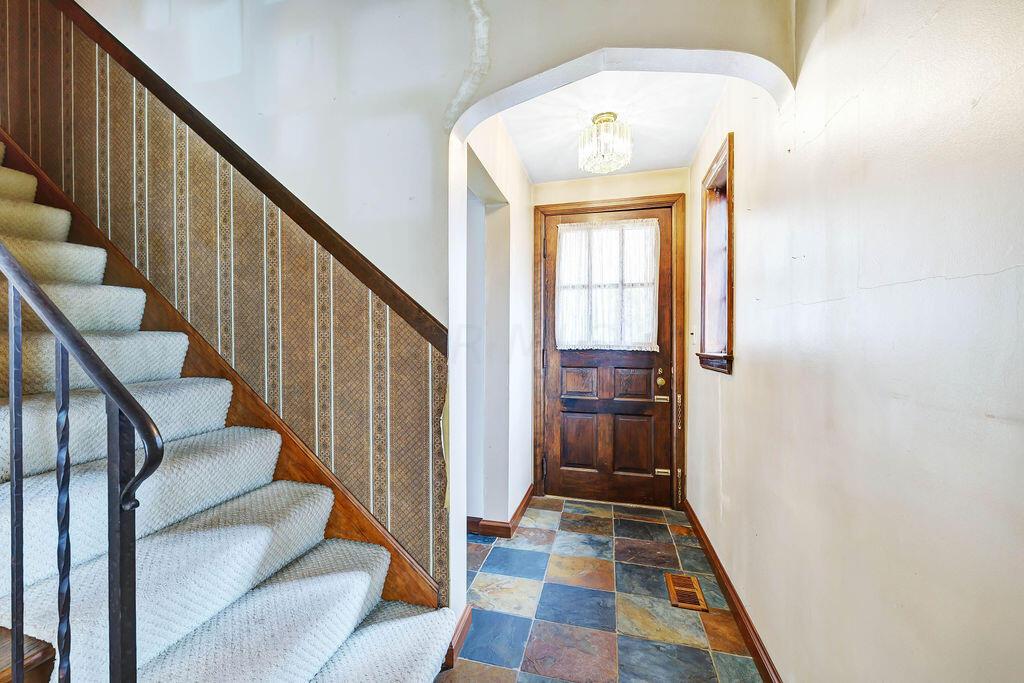 4915 Sawmill Road Columbus, OH 43235 - Photo 17 of 37 Entry and Stairs