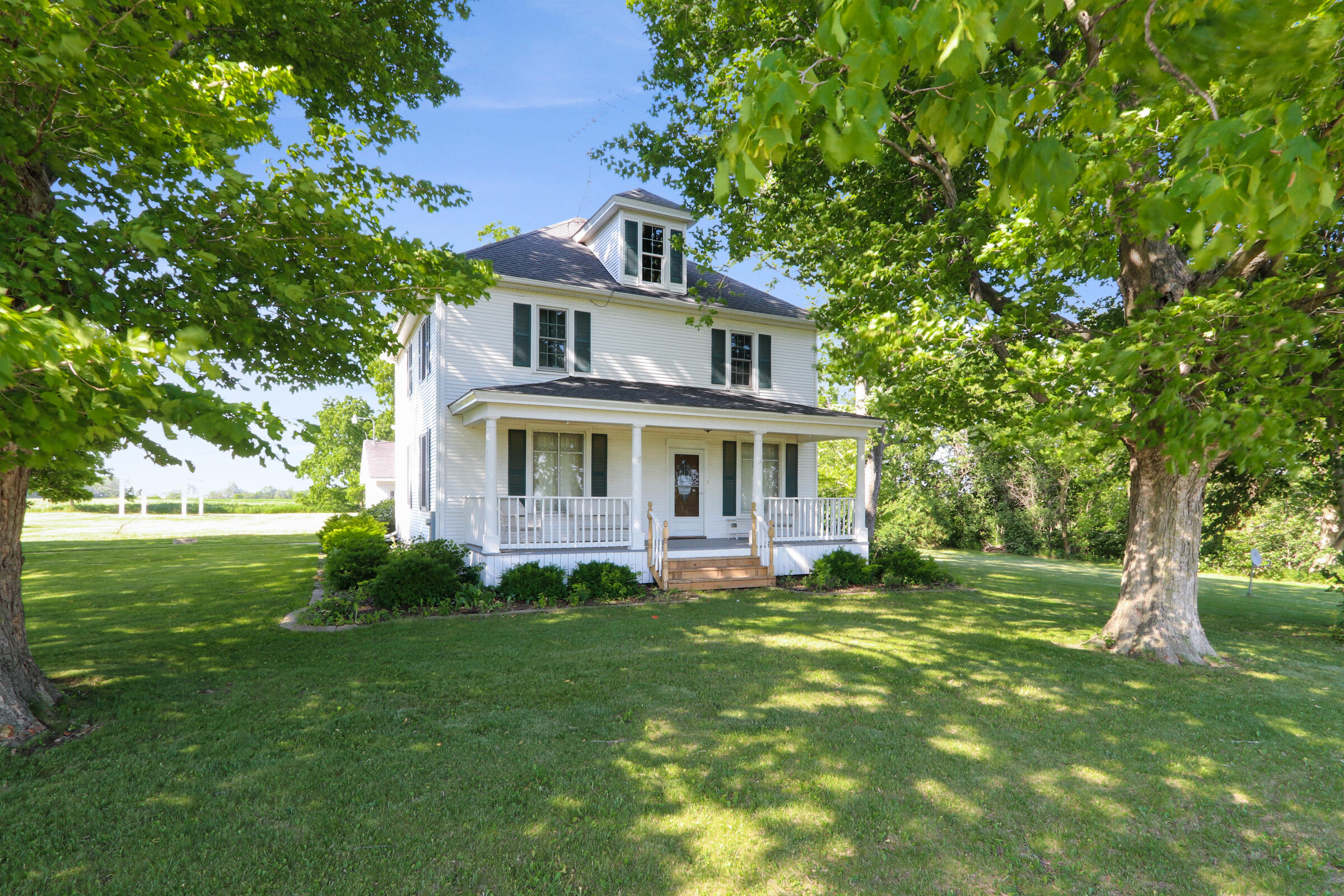 W512 Hafs Road Bloomfield, WI 53128 - Photo 1 of 38
