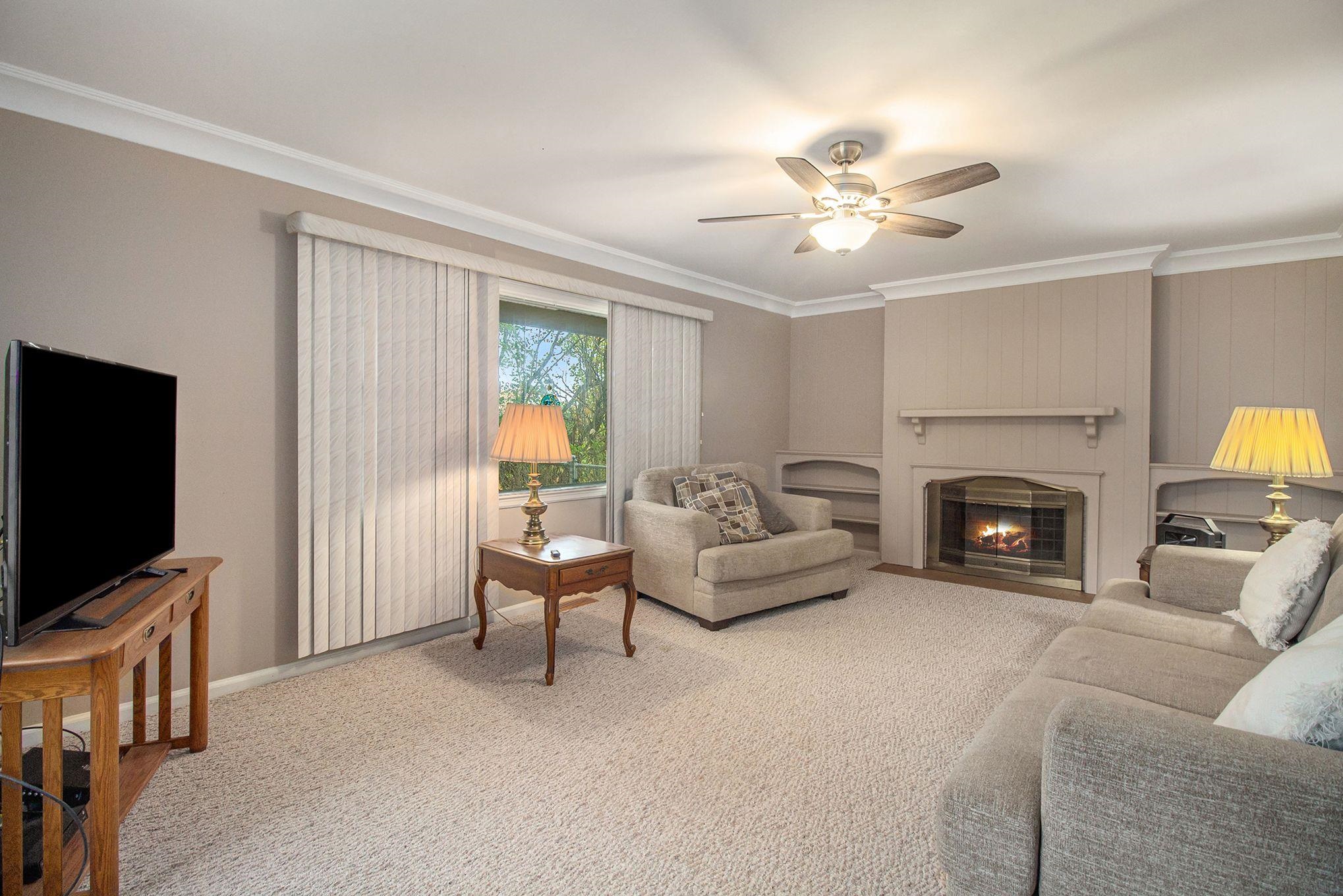 4662 Flushing Road Flint, MI 48504 - Photo 8 of 19 50093629-7.JPG