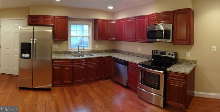 307 Kennedy Road Sterling, VA 20164 - Photo 1 of 30 Kitchen