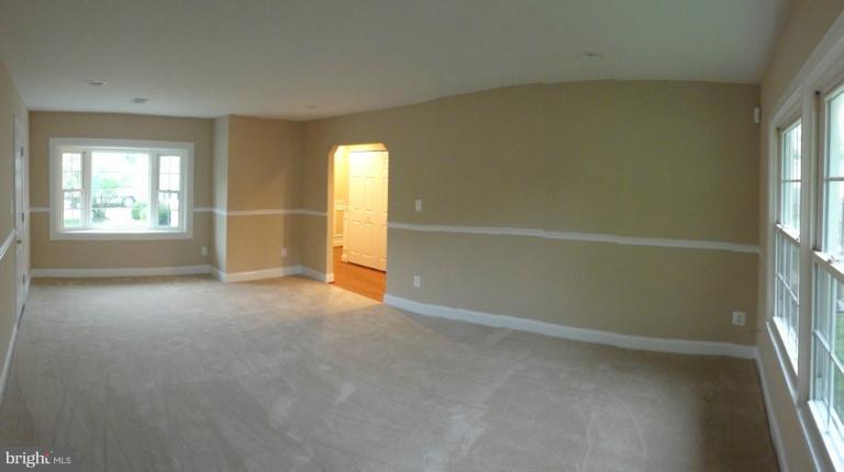 307 Kennedy Road Sterling, VA 20164 - Photo 3 of 30 Family Room