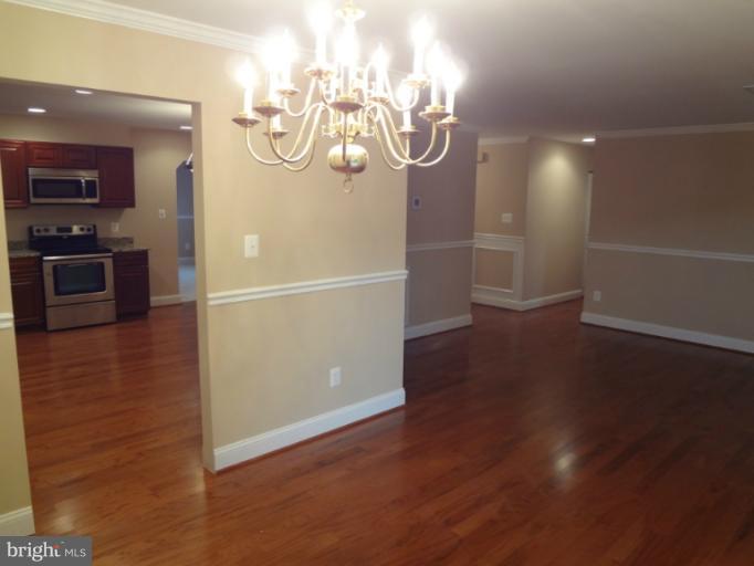 307 Kennedy Road Sterling, VA 20164 - Photo 4 of 30 Living Room