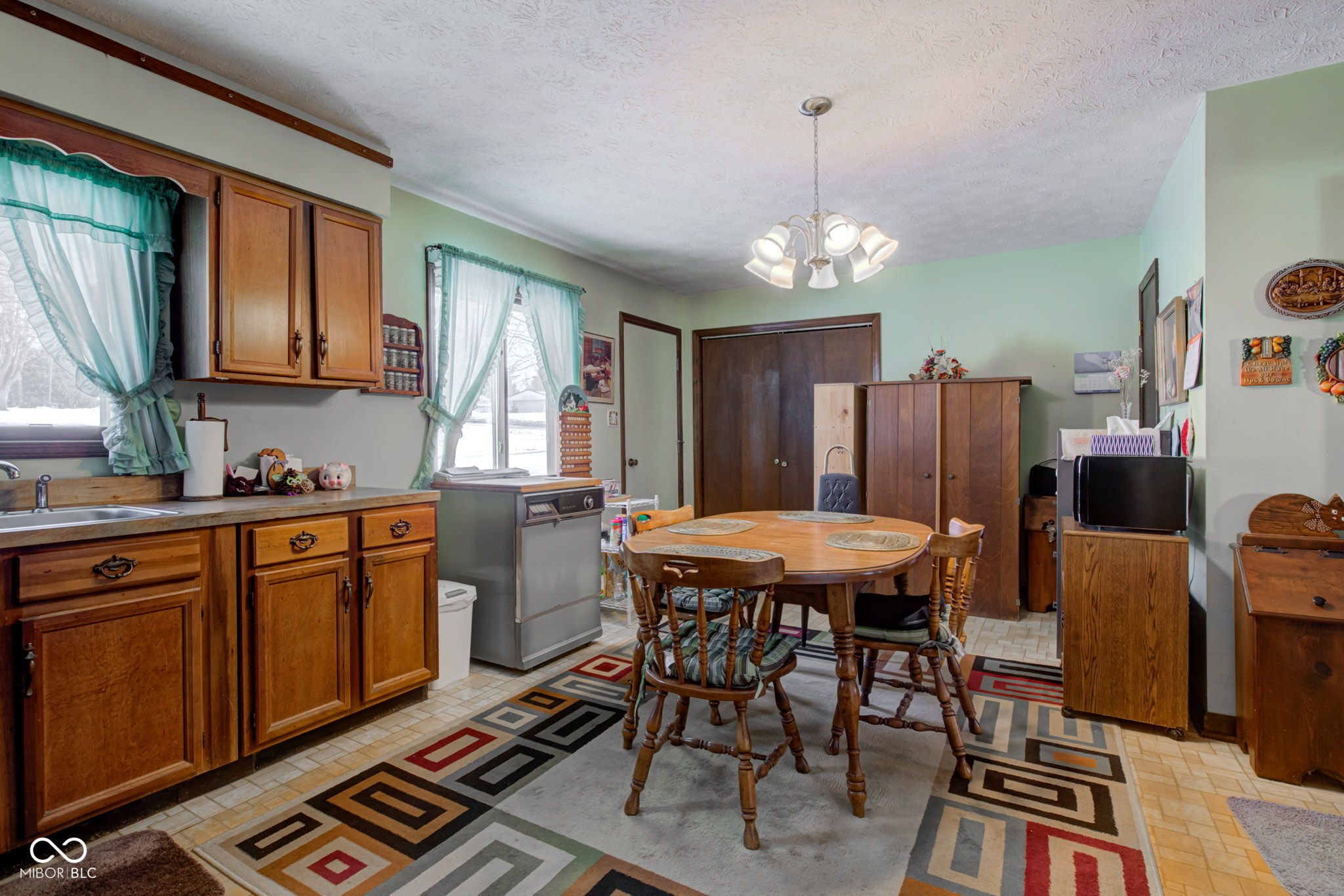 5965 Bluff Road Indianapolis, IN 46217 - Photo 11 of 25 Gallery Image 11