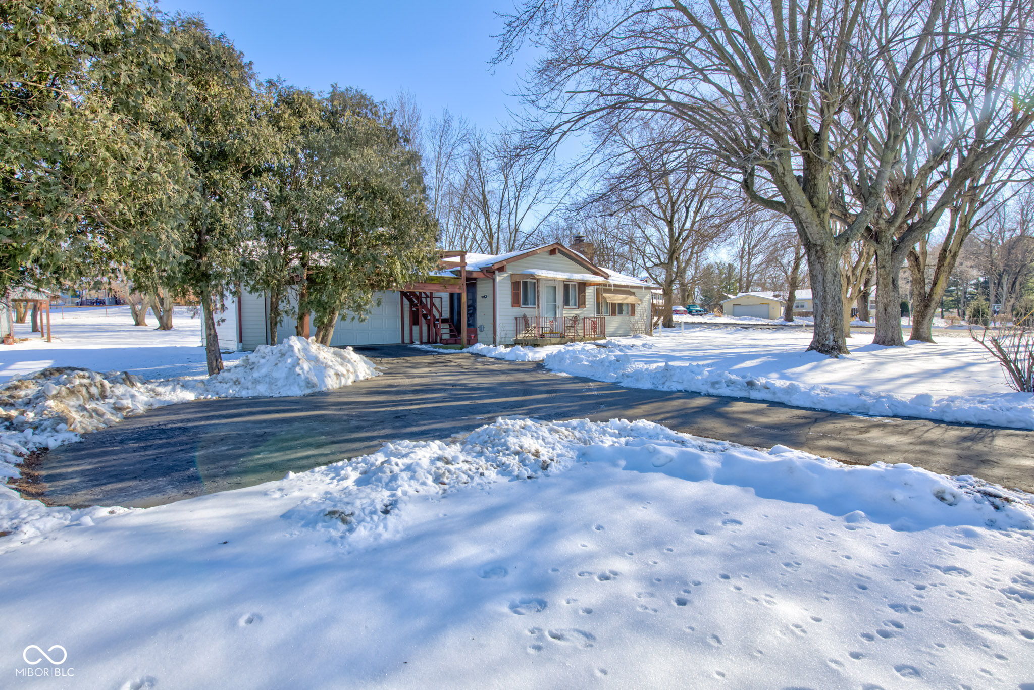 5965 Bluff Road Indianapolis, IN 46217 - Photo 2 of 25 Gallery Image 2
