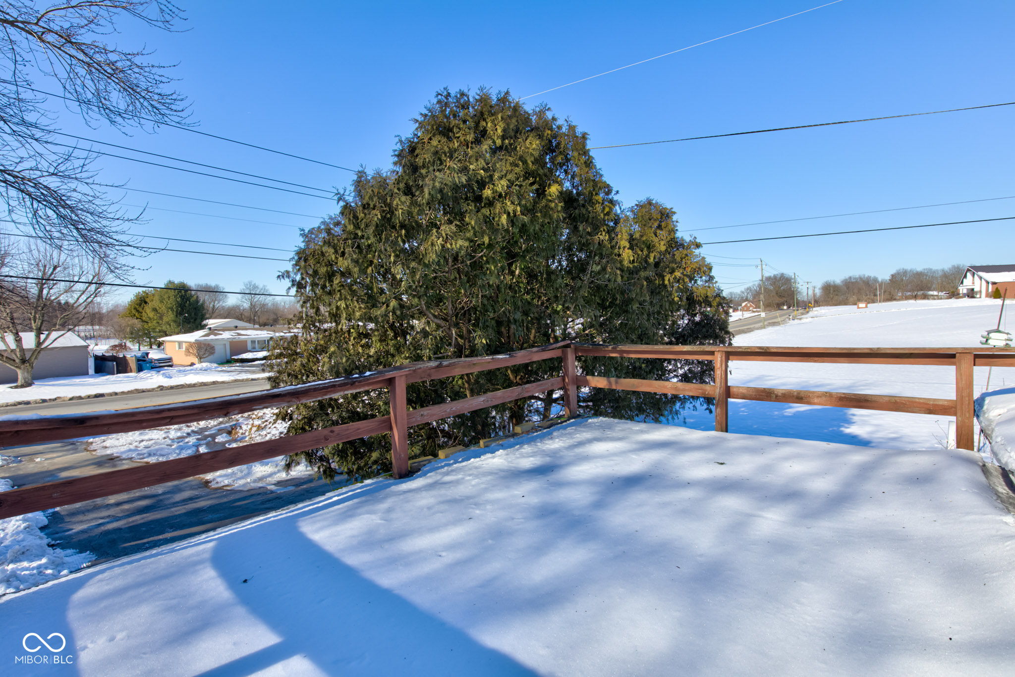 5965 Bluff Road Indianapolis, IN 46217 - Photo 4 of 25 Gallery Image 4
