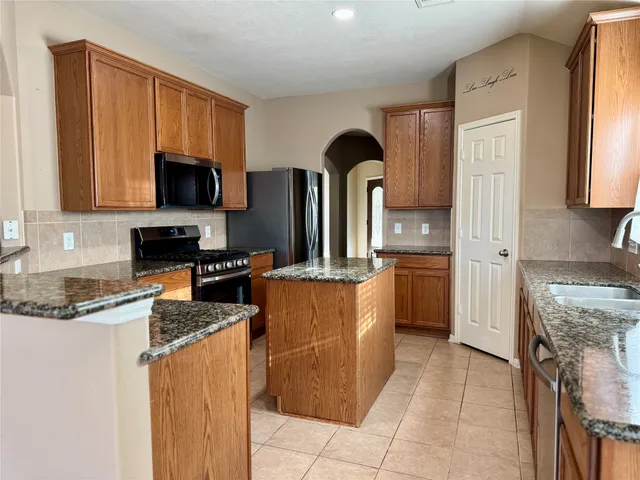 $2,000 | 2711 Lakecrest Way Drive, Katy, TX 77493