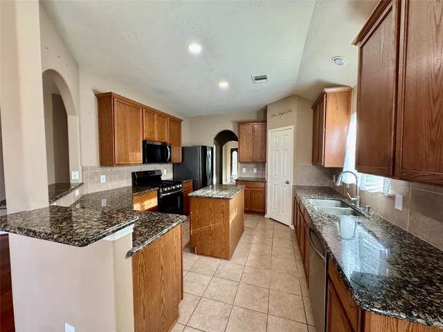 $2,000 | 2711 Lakecrest Way Drive, Katy, TX 77493