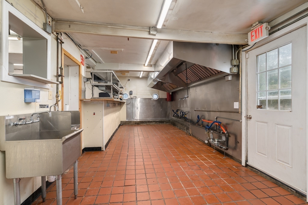 136 Pleasant Street Ware, MA 01082 - Photo 15 of 41