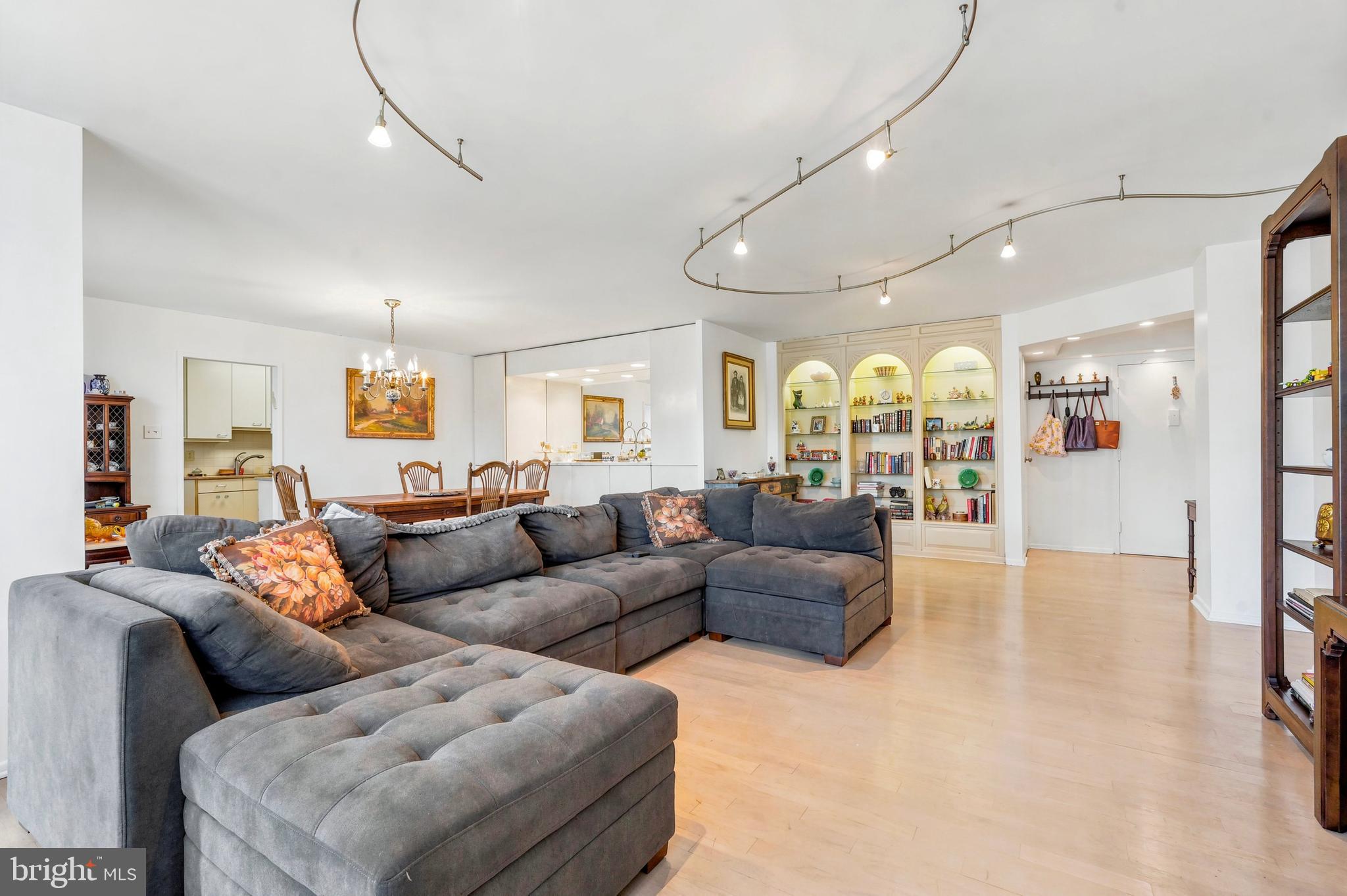 41 Conshohocken State Road, Unit 503 Bala Cynwyd, PA 19004 - Photo 7 of 24 Living Room with built-ins