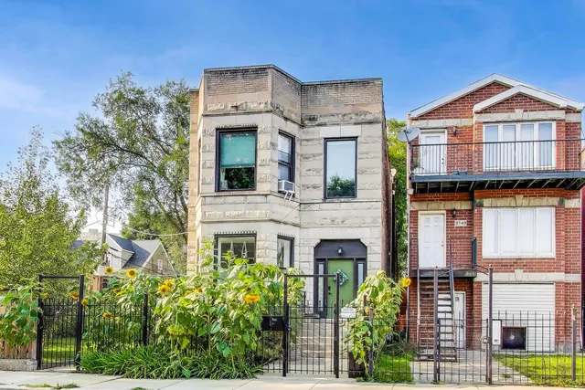 $699,000 | 2742 West Polk Street, Chicago, IL 60612