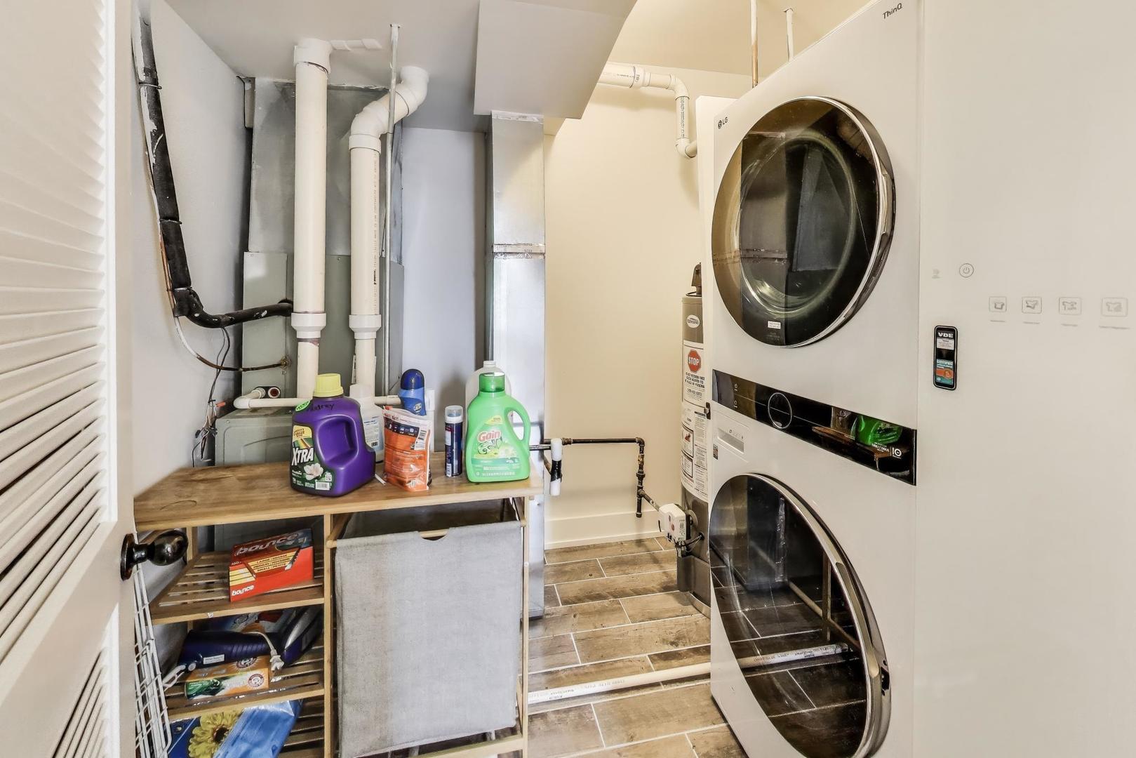 2742 West Polk Street Chicago, IL 60612 - Photo 14 of 50 a utility room with dryer and washer