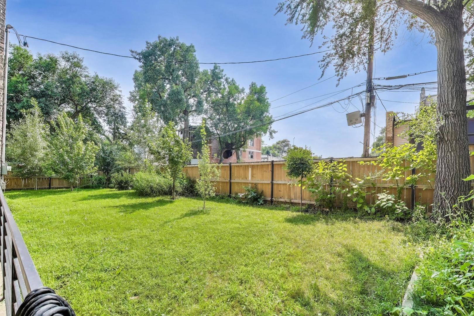 2742 West Polk Street Chicago, IL 60612 - Photo 45 of 50 a view of backyard with green space