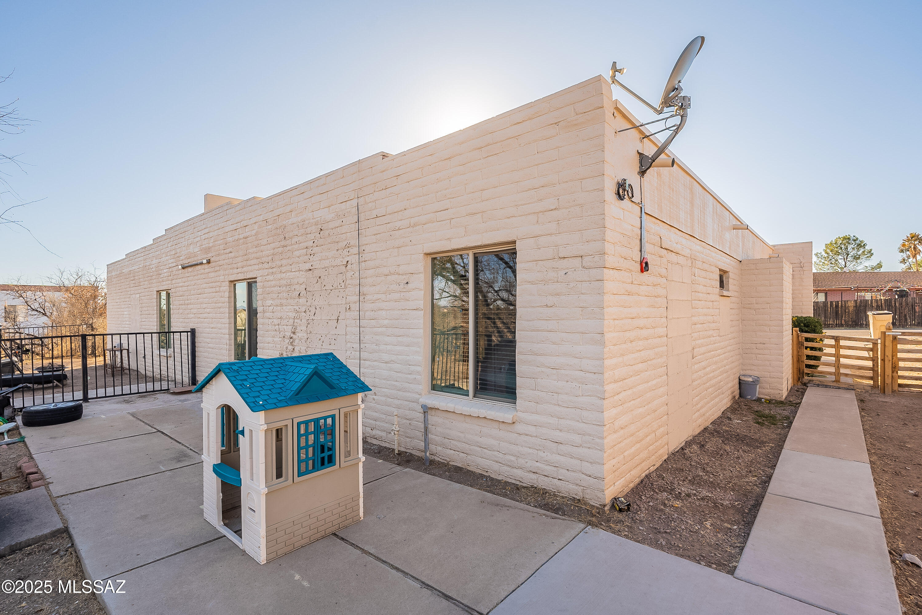 427 Sykes Circle Rio Rico, AZ 85648 - Photo 29 of 32 Gallery Image 29