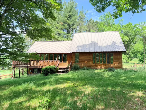 $350,000 | E3495 1210th Avenue, Boyceville, WI 54725
