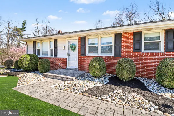 $995,000 | 913 Stehman Road, Millersville, PA 17551