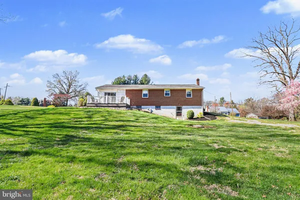 $995,000 | 913 Stehman Road, Millersville, PA 17551