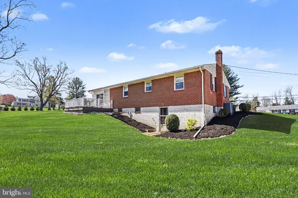 $995,000 | 913 Stehman Road, Millersville, PA 17551
