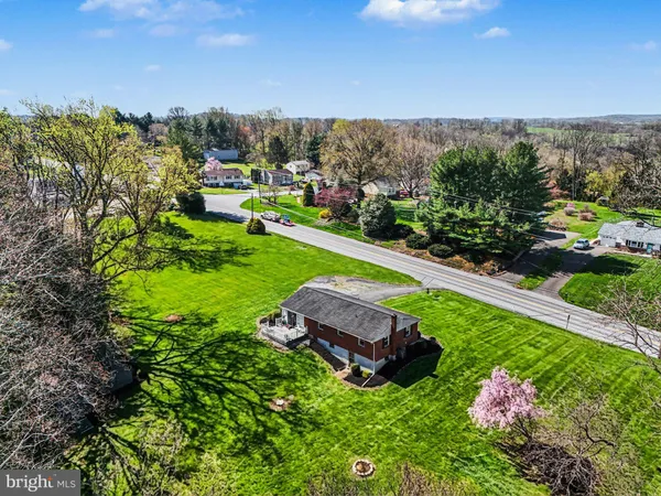 $995,000 | 913 Stehman Road, Millersville, PA 17551