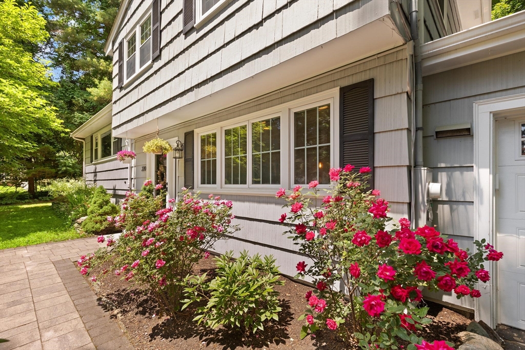 220 Old Lancaster Road Sudbury, MA 01776 - Photo 4 of 28