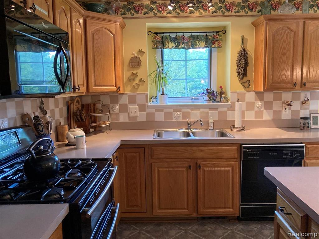 44230 Palmer Road Canton, MI 48188 - Photo 16 of 53