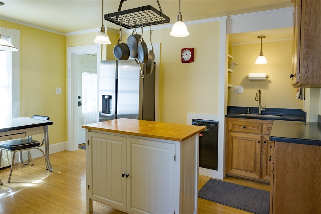 42 Bisson Street Beverly, MA 01915 - Photo 6 of 31