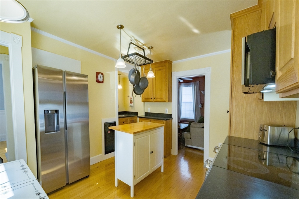 42 Bisson Street Beverly, MA 01915 - Photo 7 of 31