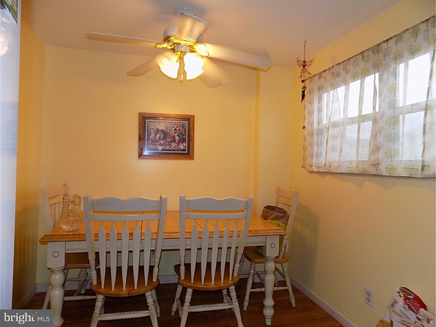 11713 Lanett Road Philadelphia, PA 19154 - Photo 6 of 12 Kitchen