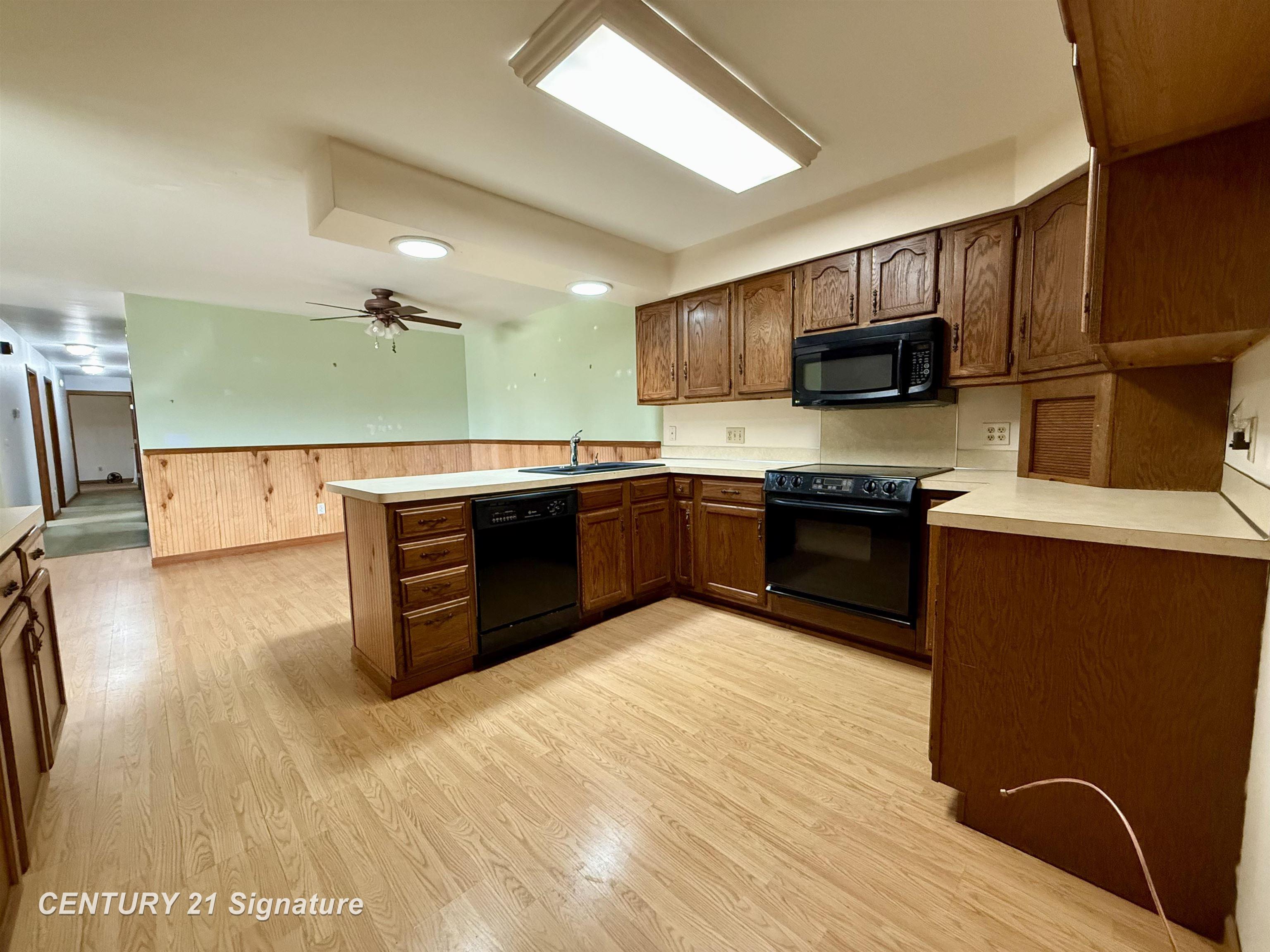 7083 Hackett Road Freeland, MI 48623 - Photo 7 of 28